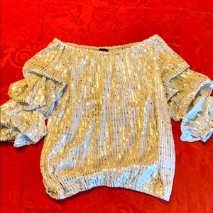 Quarter sleeve shimmering blouse